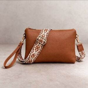 Jen & Co Izzy Crossbody Purse Brown Cognac Aztec Boho Woven Guitar Strap Clutch